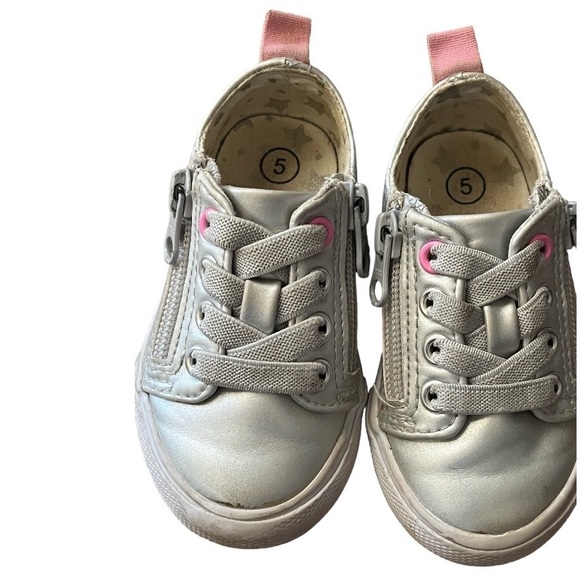 ❗️SOLD❗️Cat & Jack• Silver Zip-Up Sneakers - Picture 2 of 10